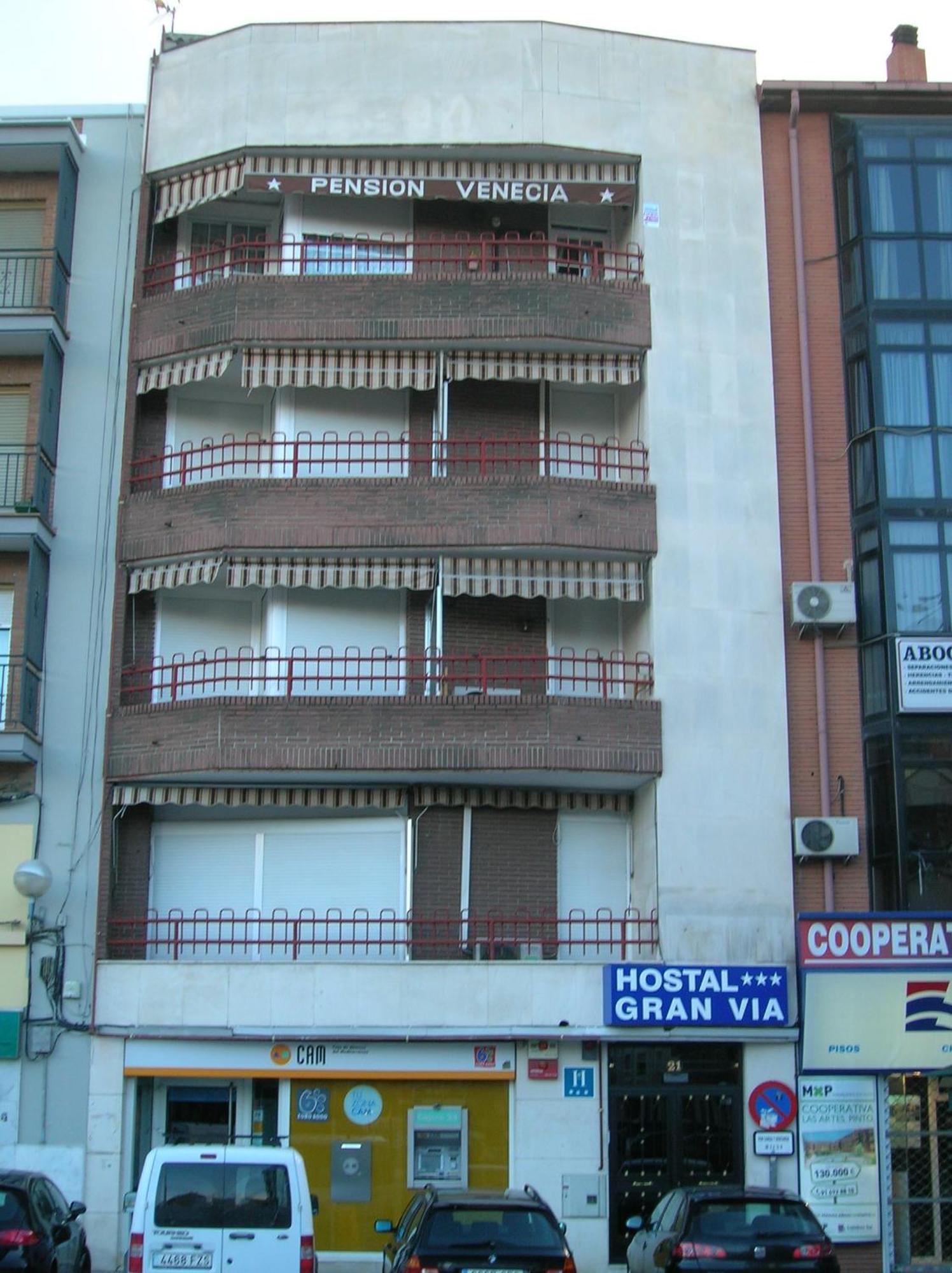 Hostal Gran Via Hotel Pinto Exterior photo