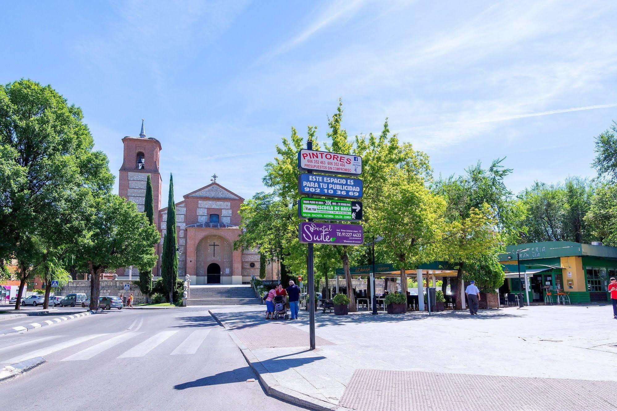 Hostal Gran Via Hotel Pinto Exterior photo